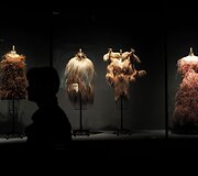 Mada ma&scaron;inų amžiuje &ndash; paroda &bdquo;Manus x Machina: Fashion in an Age of Technology&ldquo; Niujorke