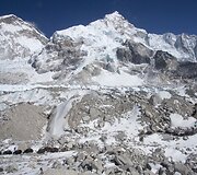 Po trijų metų pertraukos alpinistai vėl bandys pasiekti Everesto vir&scaron;ūnę