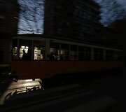 Milano gatvėmis rieda beveik 90 metų senumo tramvajai