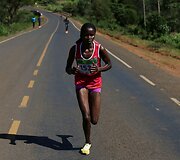 Didžiajame Lūžių slėnyje Kenijoje olimpiniam auksui treniruojasi Kenijos ir užsienio atletai