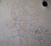 Migrantų pie&scaron;tas Europos žemėlapis apleistame pastate Graikijoje