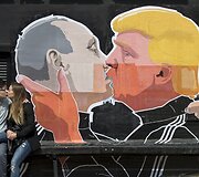 Donaldo Trumpo ir Vladimiro Putino bučinio pie&scaron;inys Vilniuje