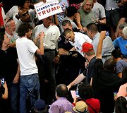 Donaldo Trumpo rinkimų kampanijos renginio metu vykę protestai