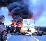 Prancūzijos policija susirėmė su degalų saugyklą blokuojančiais protestuotojais