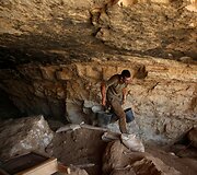 Archeologai prie Negyvosios jūros esančioje oloje ie&scaron;ko istorinių artefaktų