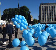 &Scaron;imtai a&scaron;arų Talino aik&scaron;tėjo, skirtų paminėti Tremties dieną