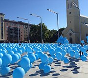 &Scaron;imtai a&scaron;arų Talino aik&scaron;tėjo, skirtų paminėti Tremties dieną