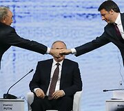 Rusijos prezidentas Vladimiras Putinas penktadienį ekonomikos forume Sankt Peterburge