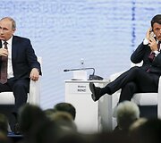 Rusijos prezidentas Vladimiras Putinas penktadienį ekonomikos forume Sankt Peterburge