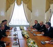 Rusijos prezidentas Vladimiras Putinas penktadienį ekonomikos forume Sankt Peterburge