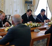 Rusijos prezidentas Vladimiras Putinas penktadienį ekonomikos forume Sankt Peterburge