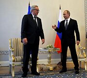 Rusijos prezidentas Vladimiras Putinas penktadienį ekonomikos forume Sankt Peterburge