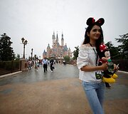 Kinijoje atidarytas &bdquo;Disney&ldquo; pramogų parkas