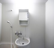 Minimalistinis japonų namų interjeras atspindi gyvenimo požiūrį &ndash; neturėti daugiau nei reikia