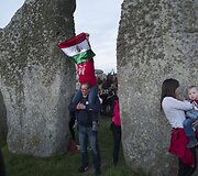 Tūkstančiai žmonių Stounhendže &scaron;venčia vasaros saulėgrįžą