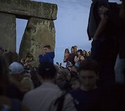 Tūkstančiai žmonių Stounhendže &scaron;venčia vasaros saulėgrįžą
