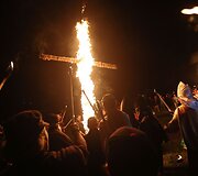 Kukluksklanas &ndash; 150 metų nemir&scaron;tanti neapykantos organizacija