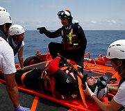 Laivas Viduržemio jūroje gelbsti i&scaron;sekusius &Scaron;iaurės Afrikos migrantus