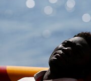 Laivas Viduržemio jūroje gelbsti i&scaron;sekusius &Scaron;iaurės Afrikos migrantus