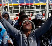 Laivas Viduržemio jūroje gelbsti i&scaron;sekusius &Scaron;iaurės Afrikos migrantus