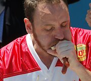 JAV de&scaron;rainių valgymo čempionas