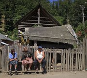 Berevoe&scaron;čio romų rajono Gemeče&scaron;čio gyventojai