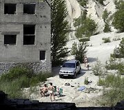 Apleistas sovietinis kalėjimas Estijoje, kurio kaliniai kasdavo klintis, pavirto žmonių mėgstama nardymo vieta