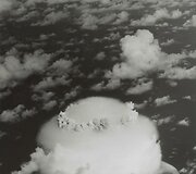 Prie&scaron; 70 metų JAV i&scaron;mėgino povandeninę atominę bombą Bikini atole