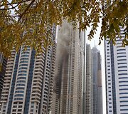 Dubajuje dega vienas dangoraižių