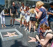 Aplink Donaldo Trumpo žvaigždę &scaron;lovės alėjoje Holivude pastatyta siena