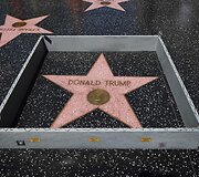 Aplink Donaldo Trumpo žvaigždę &scaron;lovės alėjoje Holivude pastatyta siena