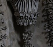 Žmonių skeletais puo&scaron;ta Sedleco kaulų koplyčia Čekijoje