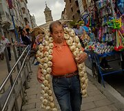 Česnakų pardavėjas česnakų &scaron;ventėje Ispanijoje