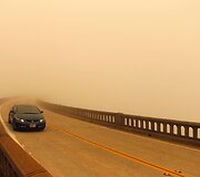 Mi&scaron;ko gaisrų dūmai Kalifornijoje