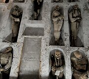 &Scaron;iurpiosios kapucinų katakombos Palerme