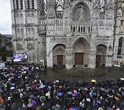 Prancūzijoje atsisveikinama su džihadistų nužudytu kunigu