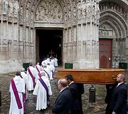 Prancūzijoje atsisveikinama su džihadistų nužudytu kunigu