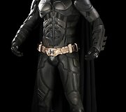 Kostiumas, kurį dėvėjo Christianas Bale'as filme  &bdquo;Tamsos Riterio Sugrįžimas&ldquo; (&bdquo;The Dark Knight Rises&ldquo;)