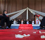 Masinė vestuvių ceremonija Kolumbijos kalėjime
