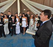 Masinė vestuvių ceremonija Kolumbijos kalėjime