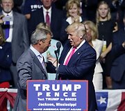 Nigelas Farage'as dalyvavo respublikonų kandidato į JAV prezidentus Donaldo Trumpo kampanijos renginyje Misisipės valstijoje