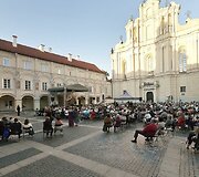 Federico Ordonezo pasirodymas Vilniaus universiteto kieme