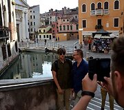 Oskaro Kor&scaron;unovo teatro aktoriai Italijoje