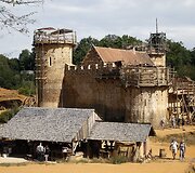 Prancūzijoje statomas pilis-fortas, pasitelkus viduramžių laikų įrankius, medžiagas ir tradicijas