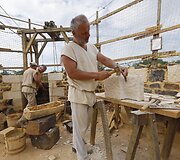 Prancūzijoje statomas pilis-fortas, pasitelkus viduramžių laikų įrankius, medžiagas ir tradicijas