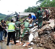Indonezijoje potvyniai sukėlė nuo&scaron;liaužas