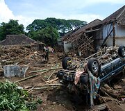 Indonezijoje potvyniai sukėlė nuo&scaron;liaužas