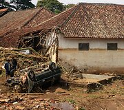 Indonezijoje potvyniai sukėlė nuo&scaron;liaužas