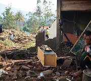 Indonezijoje potvyniai sukėlė nuo&scaron;liaužas