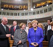 Vokietijos kanclerė per &scaron;alies suvienijimo metinių minėjimą Dresdene pasitikta protestuotojų užgaulėmis